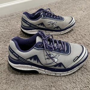 Gravity Defyer Shoes